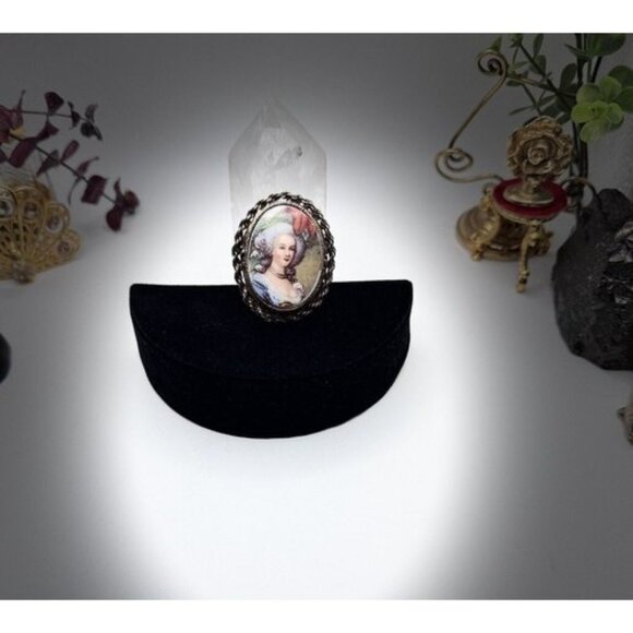 Vintage Brooch Ornate Porcelain Gold Tone Portrait Lovely Lady Unbranded - Picture 4 of 13